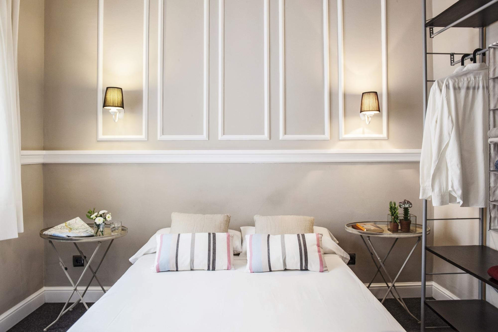 เอ อิน บี บีแอนด์บี เอย์ชามเปล มุนตาเนอร์ Hotel บาร์เซโลนา ภายนอก รูปภาพ