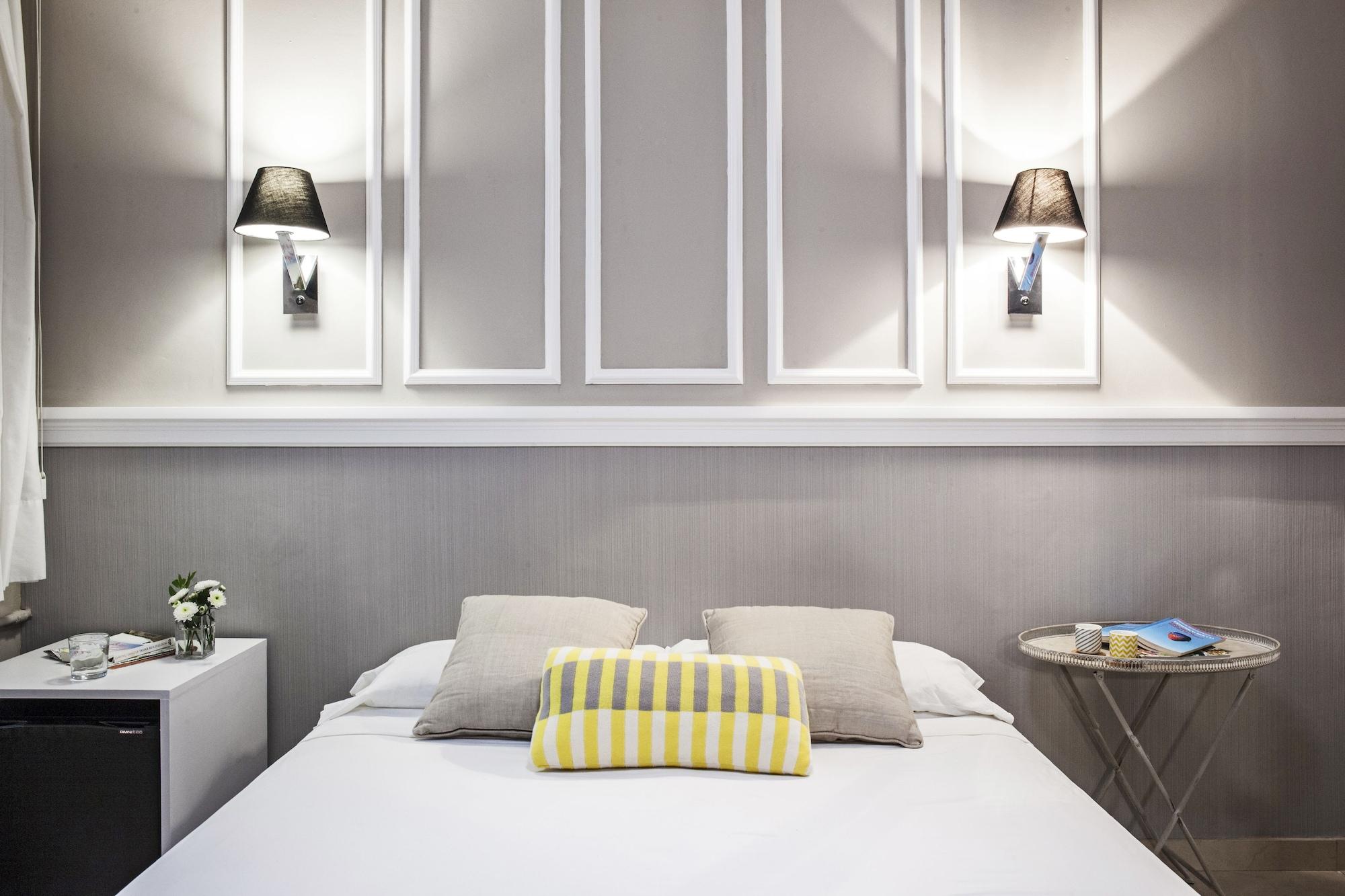 เอ อิน บี บีแอนด์บี เอย์ชามเปล มุนตาเนอร์ Hotel บาร์เซโลนา ภายนอก รูปภาพ