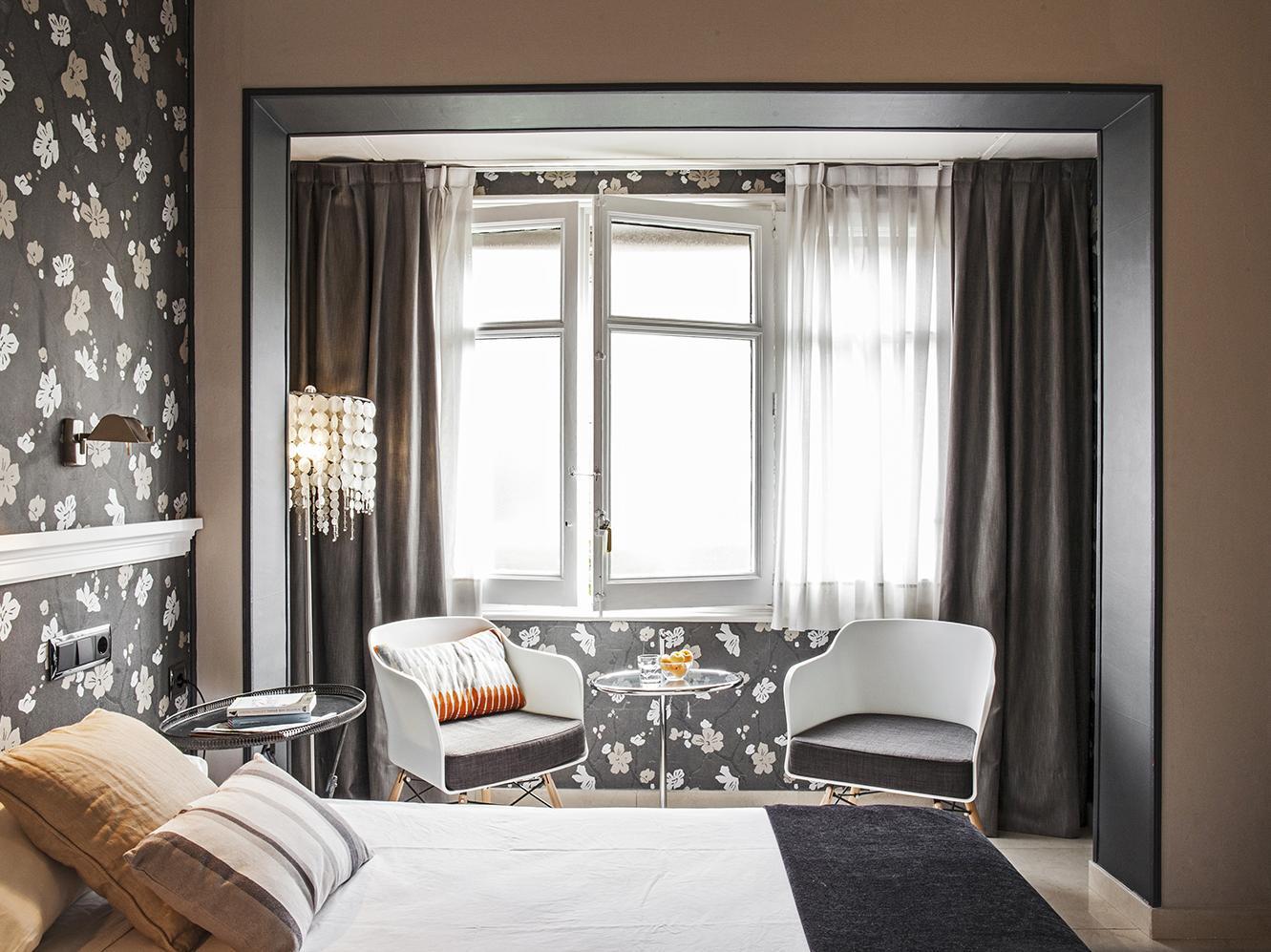 เอ อิน บี บีแอนด์บี เอย์ชามเปล มุนตาเนอร์ Hotel บาร์เซโลนา ภายนอก รูปภาพ