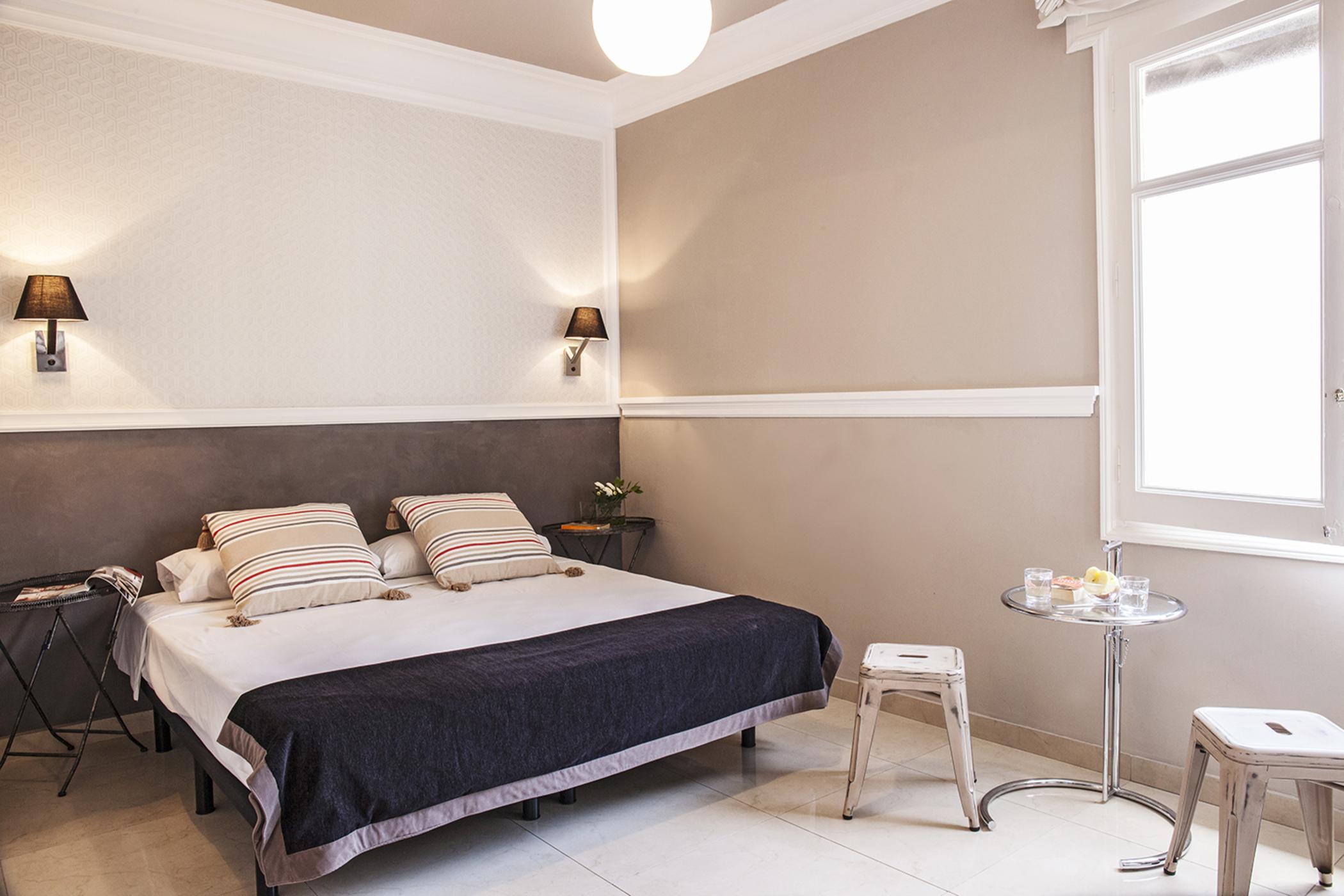 เอ อิน บี บีแอนด์บี เอย์ชามเปล มุนตาเนอร์ Hotel บาร์เซโลนา ภายนอก รูปภาพ