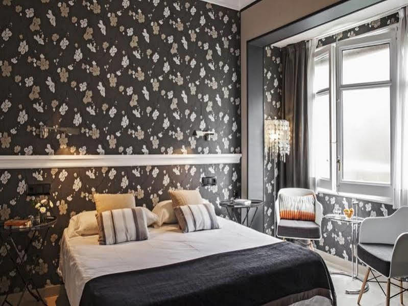 เอ อิน บี บีแอนด์บี เอย์ชามเปล มุนตาเนอร์ Hotel บาร์เซโลนา ภายนอก รูปภาพ
